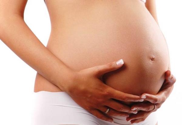mujer embarazada candidiasis